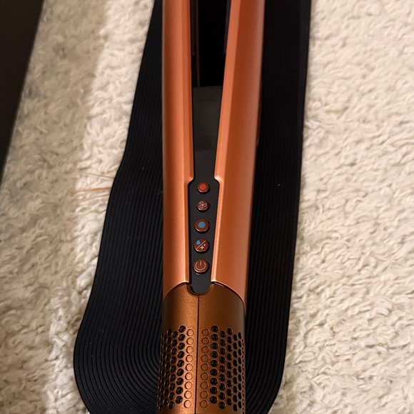 Dyson Air Straight. Copper Hair Styling Tool with Case - Picture 5 of 5